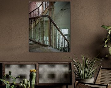 Diensttreppe in einem alten Schloss von Olivier Photography