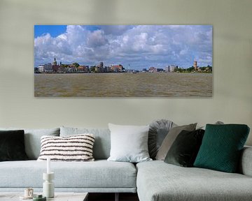 Zicht op Dordrecht en Zwijndrecht (panorama)