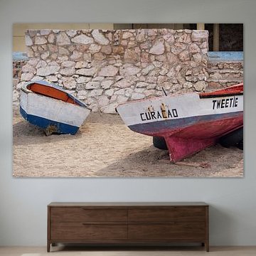 vissersbootje op het strand in Curaçao