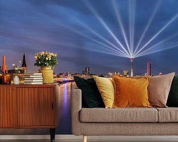 Düsseldorf Panorama met Rheinkomet® van Michael Valjak