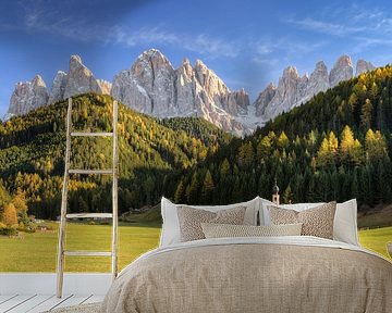 Kerk in het Villnöss-dal in Zuid-Tirol van Michael Valjak