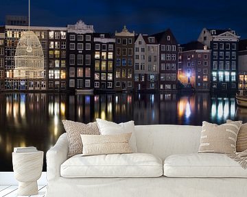 Damrak Amsterdam am Abend von Arnoud van de Weerd
