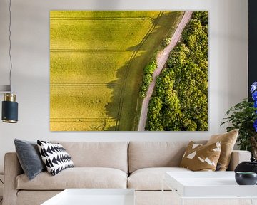 Boeren akker bij zonsondergang