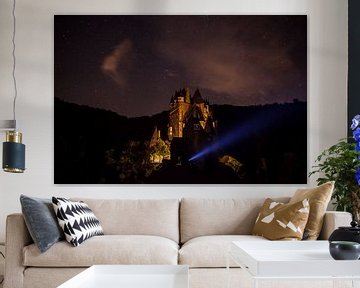 ghostly Eltz Castle van Marcel Derweduwen
