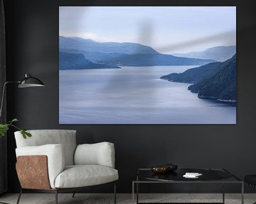 Paysage serein de Sunndalsfjord en Norvège sur Wouter Loeve
