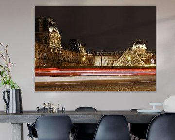 Rush hour at the Louvre. von Phillipson Photography