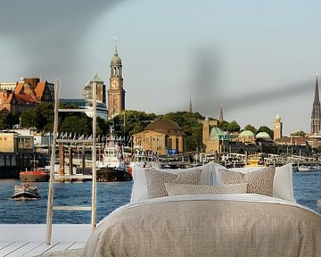 Die St.-Pauli-Landungsbrücken in Hamburg im Abendlicht - Variante