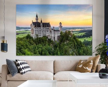 Schloss Neuschwanstein bei Sonnenaufgang von Michael Valjak