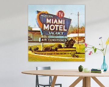 Modern TV - Miami Hotel van Melanie Rijkers