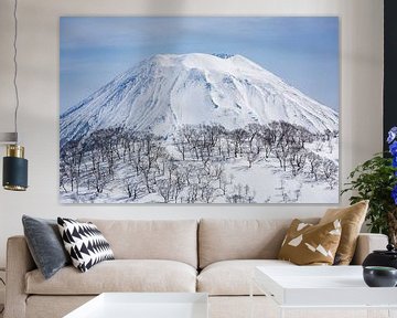 Mount Yotei. Besneeuwde vulkaan in Japan van Hidde Hageman
