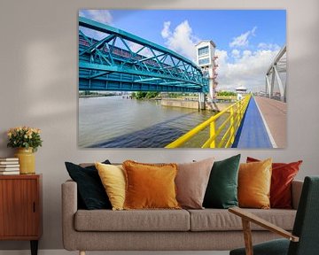 Kleurrijke foto van de Algera brug en stormvloedkering van Ruud Morijn