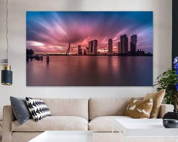 Le lever du soleil explosif à Rotterdam