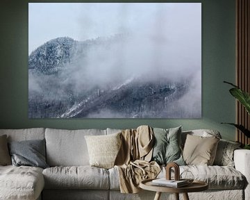 Mist in de winterse bergen. van Ingrid Meuleman