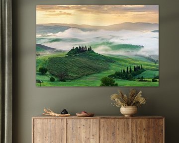 Morning mist in Tuscany van Michael Valjak