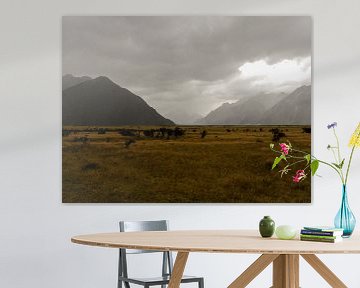 Ominous plain in Arthur's Pass National Park, New Zealand sur J V