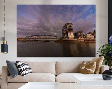 Vue de la Handelskade et du pont de chemin de fer, Nijmegen sur Stefan van der Wijst