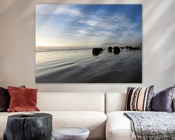 Overview of the Moeraki Boulders, New Zealand sur J V