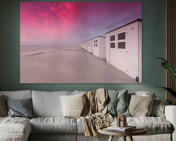 Strandhuisjes op Texel tijdens zonsondergang van Rob Kints