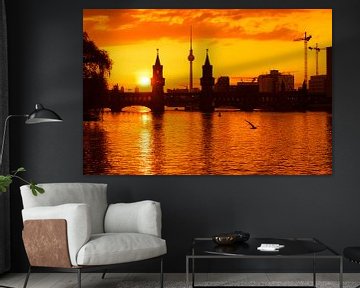 Berlin – Skyline im Sonnenuntergang / Oberbaumbrücke von Alexander Voss