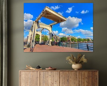Magere brug Amsterdam in de zomer