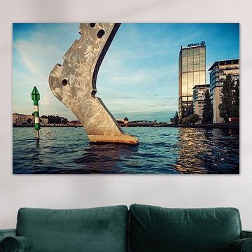 Berlin – Molecule Man / Treptowers by Alexander Voss