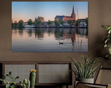 IJssel face à Kampen avec Bovenkerk au coucher du soleil sur Gerrit Veldman