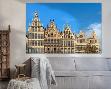 Gevels aan de Grote Markt in Antwerpen by Dennis van de Water