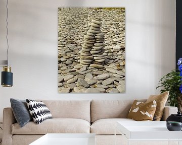 Stone tower at Ardmair Point. von Babetts Bildergalerie