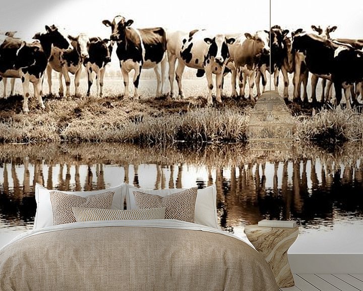 Sfeerimpressie behang: cows in a row (sepia) (gezien bij vtwonen) van Annemieke van der Wiel