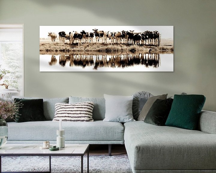 Sfeerimpressie: cows in a row (sepia) (gezien bij vtwonen) van Annemieke van der Wiel