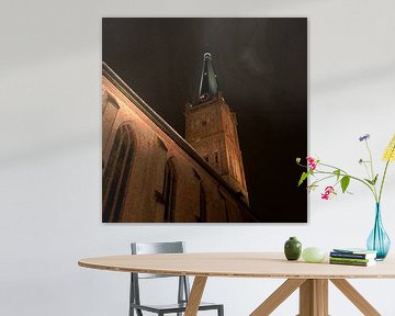 kerk van Staanwijk in de nacht by Robin Veenink