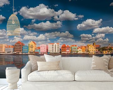 Handelskade in Willemstad #2 van Edwin Mooijaart