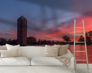 Watertoren in Aalsmeer tijdens de zonsopkomst.