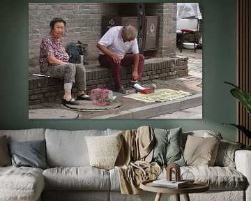 Chinees, bejaard echtpaar in Pingyao van Sylvia Bastiaansen