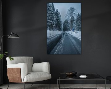 Snowy road van Lars Stoof
