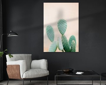 Empreinte de cactus Parfait pour un intérieur botanique Vert et orange tendre Pastel photo print pou sur Raisa Zwart