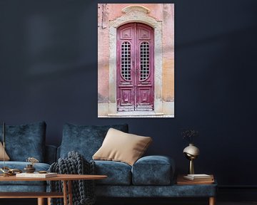 De deuren van Portugal roze nummer 22 van Stefanie de Boer