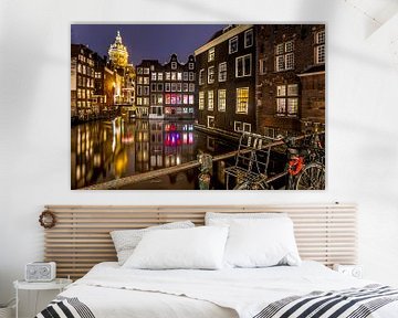 Stadsgezicht in de nacht van Amsterdam