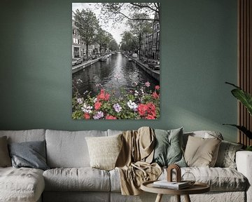 Canal view in Amsterdam,  The Netherlands van Roland de Zeeuw fotografie