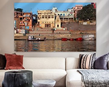 Varanasi: Varanasi vanaf de Ganges by Maarten Verhees