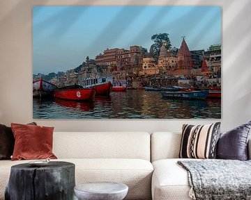 Varanasi: Varanasi vanaf de Ganges von Maarten Verhees