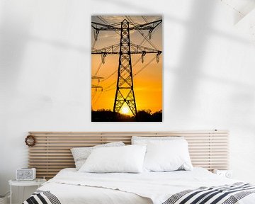 Zonsondergang doorkijk electriciteitsmast by Harrie Muis