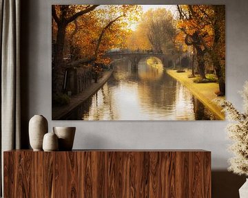 Autumn in Utrecht, De Geertebrug over the (G)Oudegracht in Utrecht in the autumn light. by André Blom Fotografie Utrecht