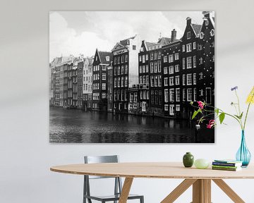 Amsterdamer Lagerhäuser am Damrak von Thomas Wijngaard