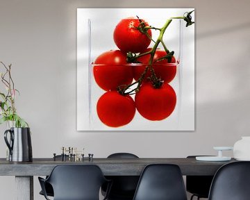 Frische Tomaten im abstrakten Küchenstillleben
