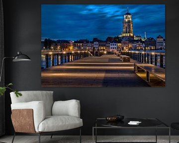 Skyline Deventer by night van Hans Brasz