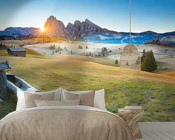 Zonsopkomst in Alpe Di Siusi - Seiser Alm - Compatsch - Dolomieten - Italië van Remco Siero