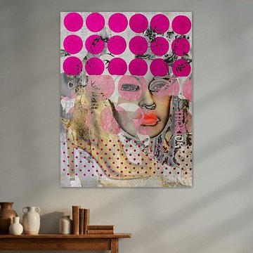 The golden boot and red lips von Gabi Hampe