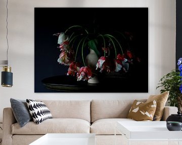 Vaas met Rembrandt tulpen by Jacco van Brecht