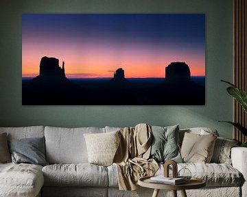 Zonsopkomst Monument Valley van Henk Meijer Photography